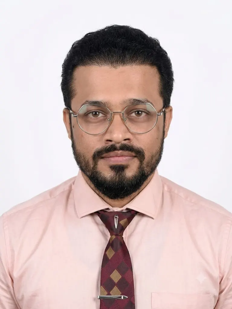 Portrait of Dr. Mangalkumar Rachatte